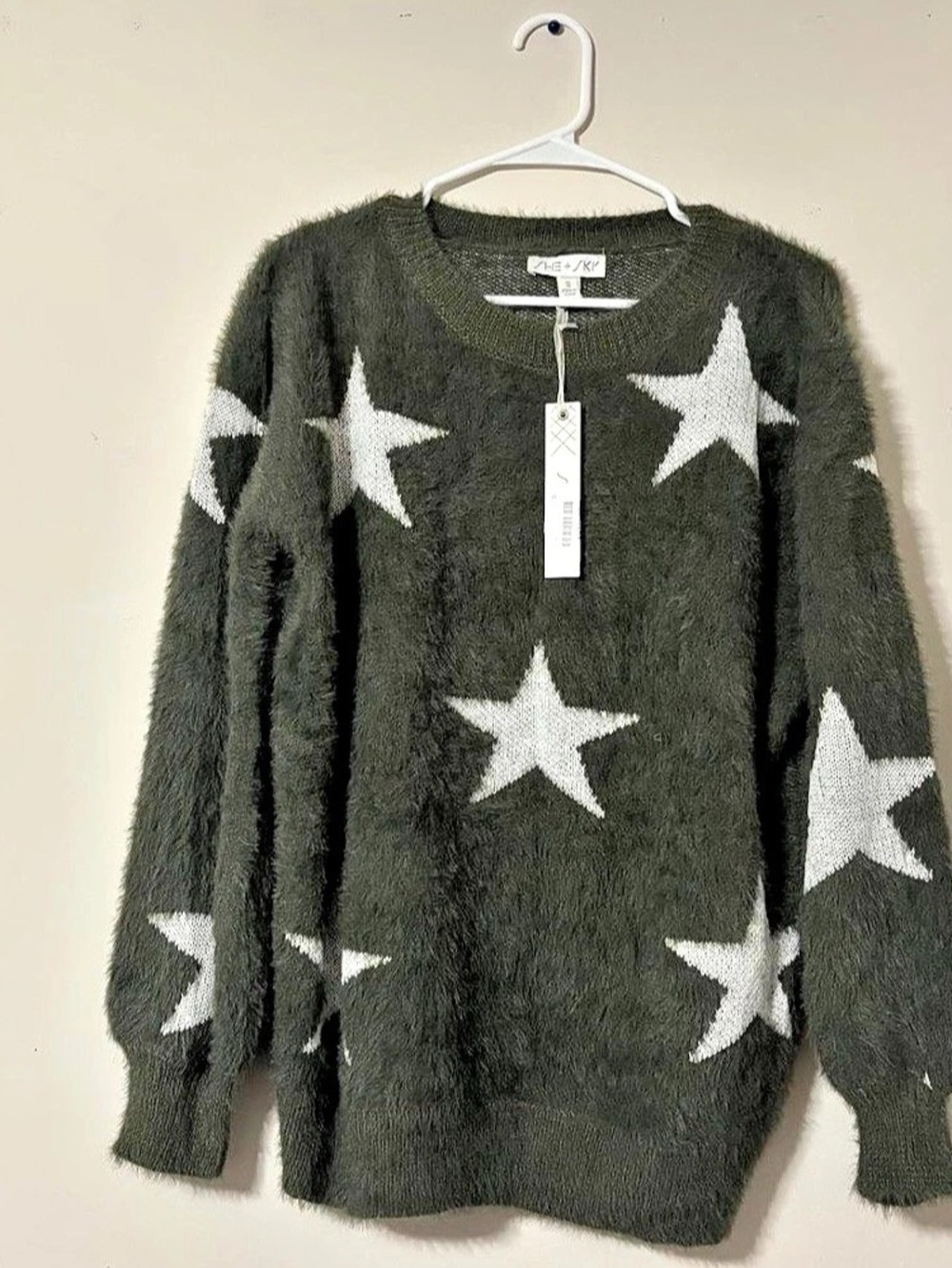 She + Sky Star Fuzzy Sweater Star Sweater in Green & White Size Small